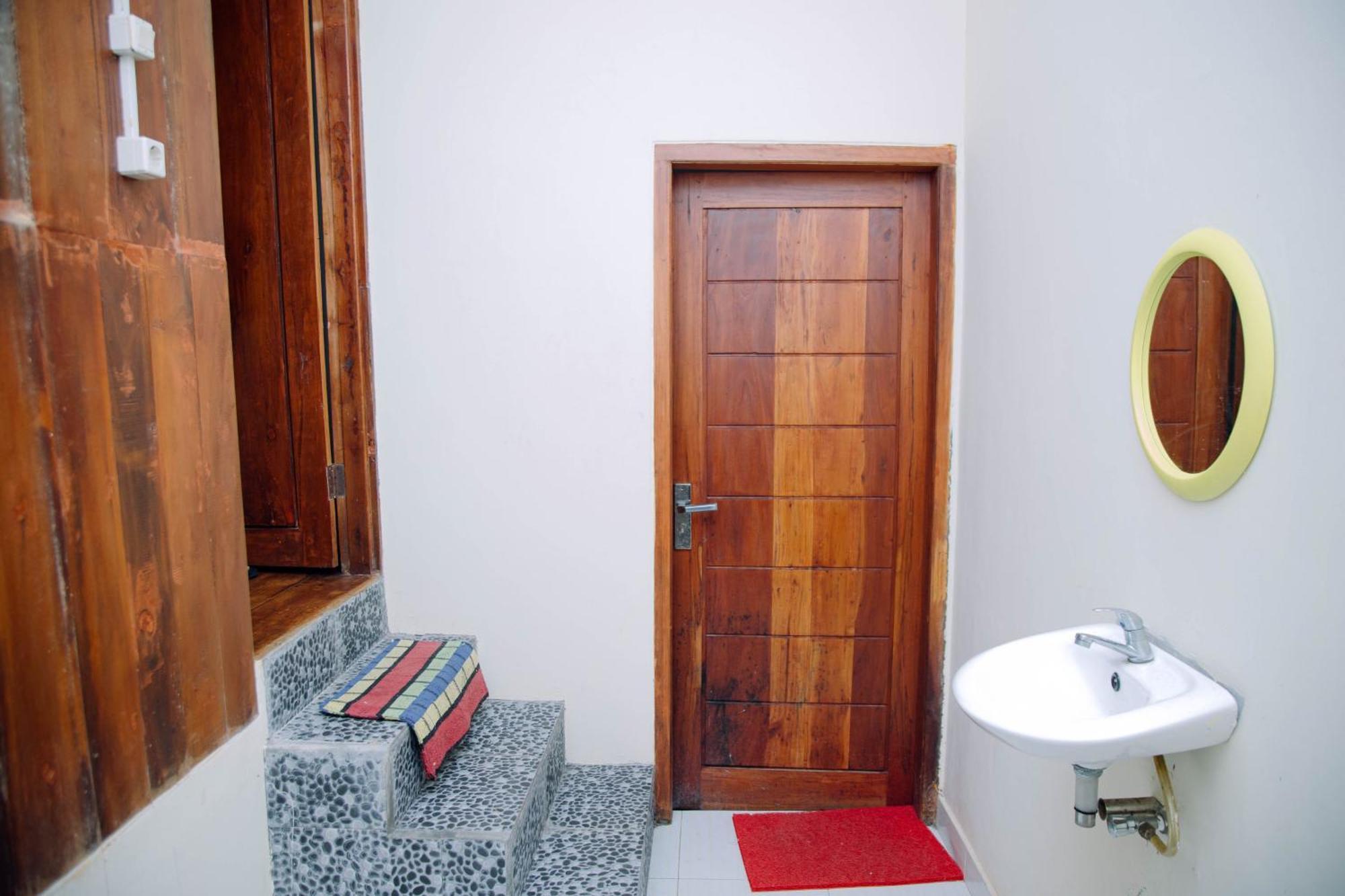 Reddoorz At Villa Bukit Senyum Lombok Kuripan  Zewnętrze zdjęcie