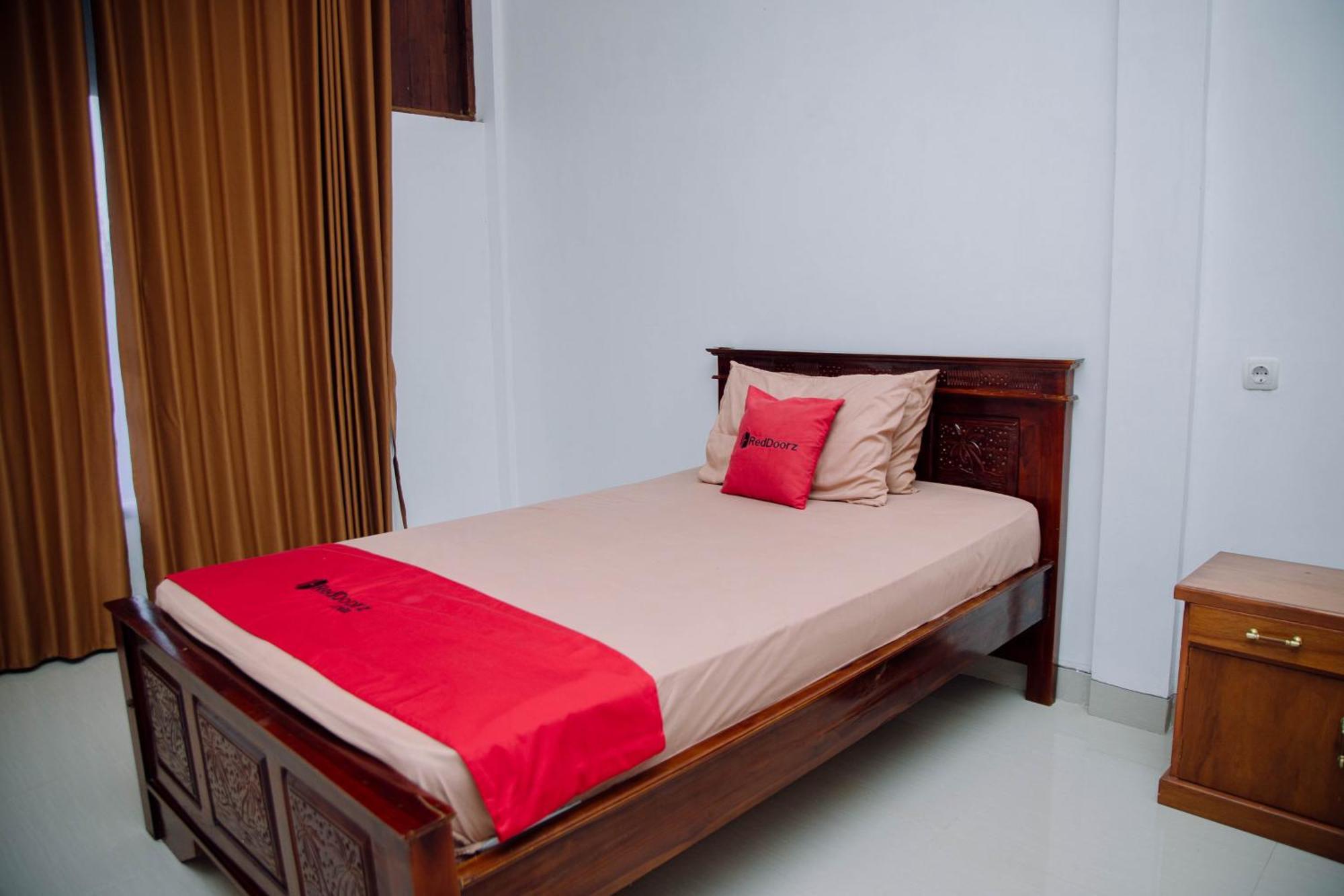 Reddoorz At Villa Bukit Senyum Lombok Kuripan  Zewnętrze zdjęcie