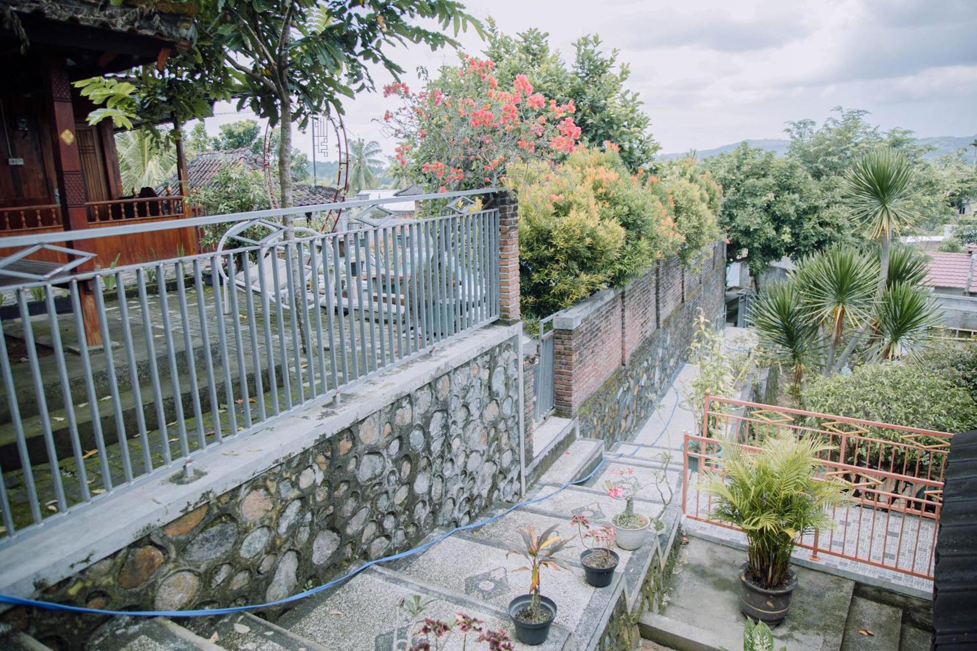 Reddoorz At Villa Bukit Senyum Lombok Kuripan  Zewnętrze zdjęcie