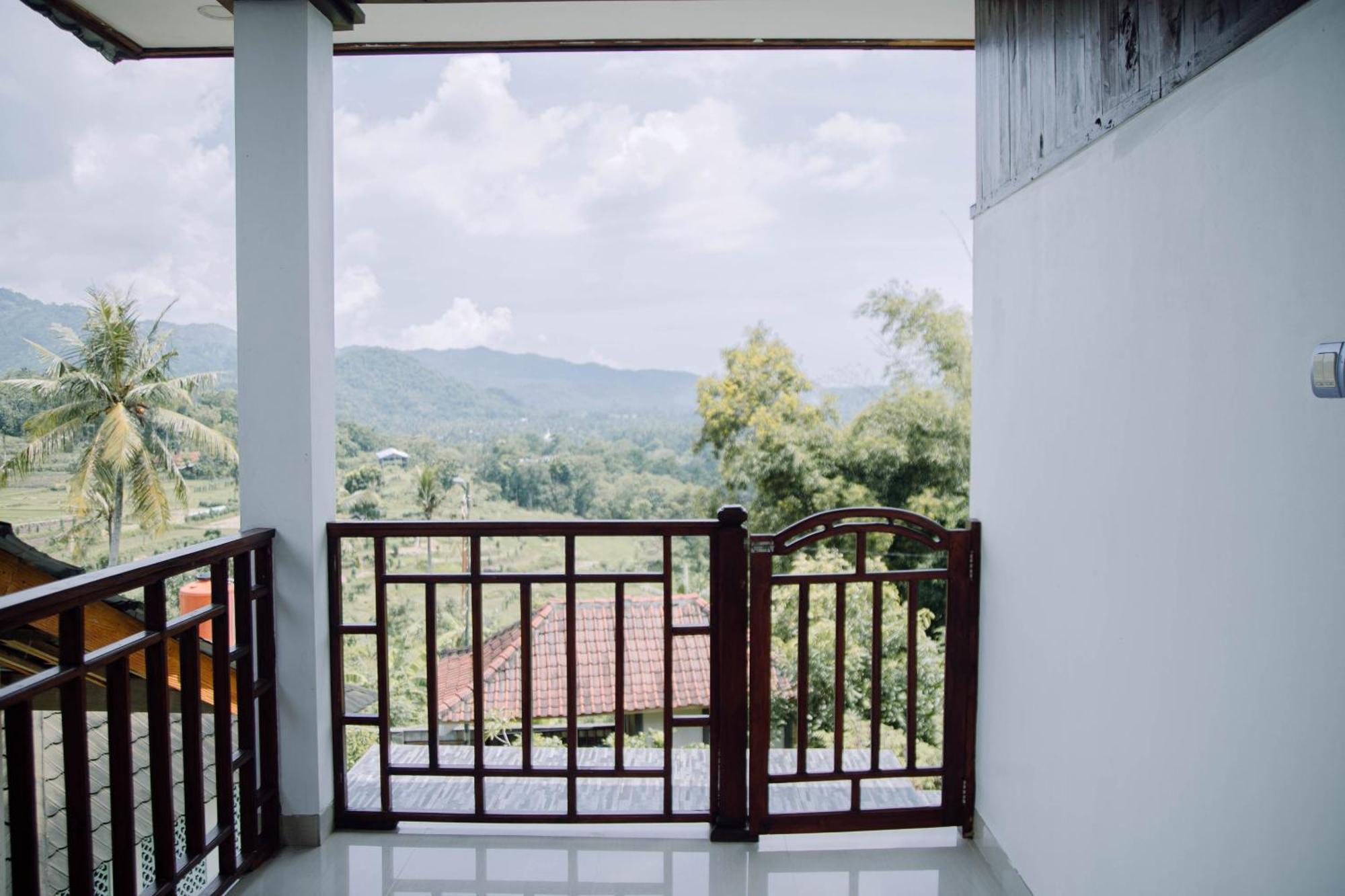 Reddoorz At Villa Bukit Senyum Lombok Kuripan  Zewnętrze zdjęcie
